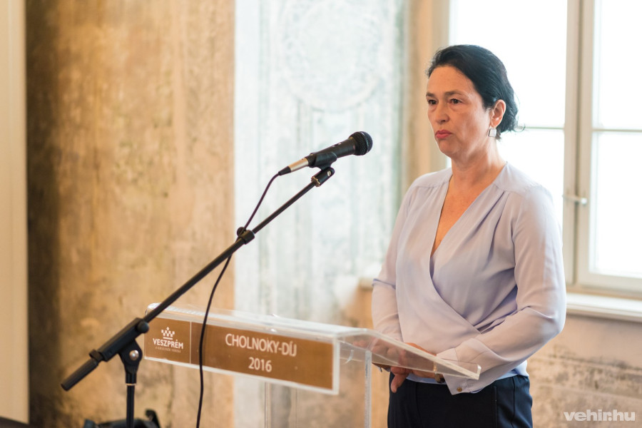 Dr. Ligeti Erika