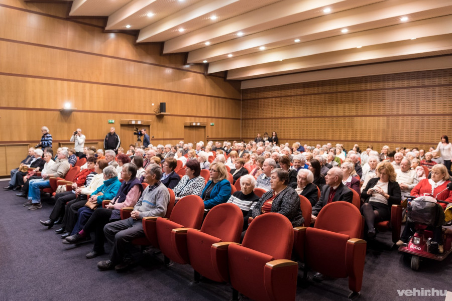 Magyarországon minden 10. ember 70 évnél idősebb