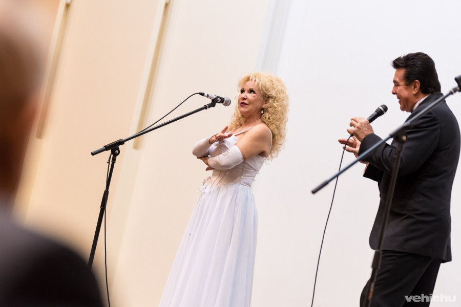 Tóth éva és leblanc győző adott ünnepi műsort