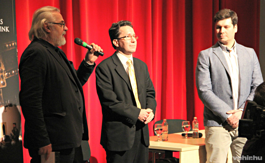 Fenyvesi Ottó, Pálffy Géza és Bárány Krisztián. A vetítés után a közönséggel együtt beszélgettek a filmről és a kutatásról.