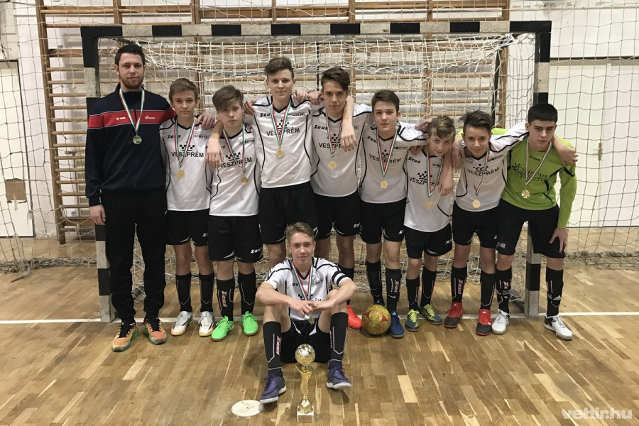 Futsallal 'ütötte ki' a telet a VFC USE U15-ös csapata
