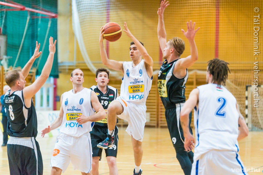 Egyenlítésre készül a Hoya (archív fotó)