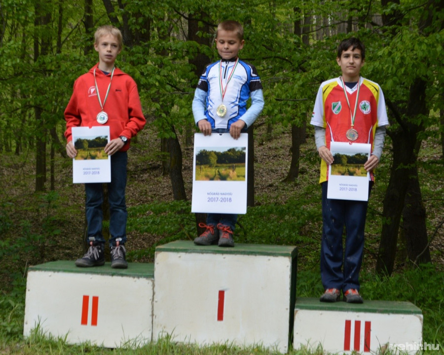 Kovács Jeromos nyakába ezüstérmet akasztottak- Fotó: Bálint Bence