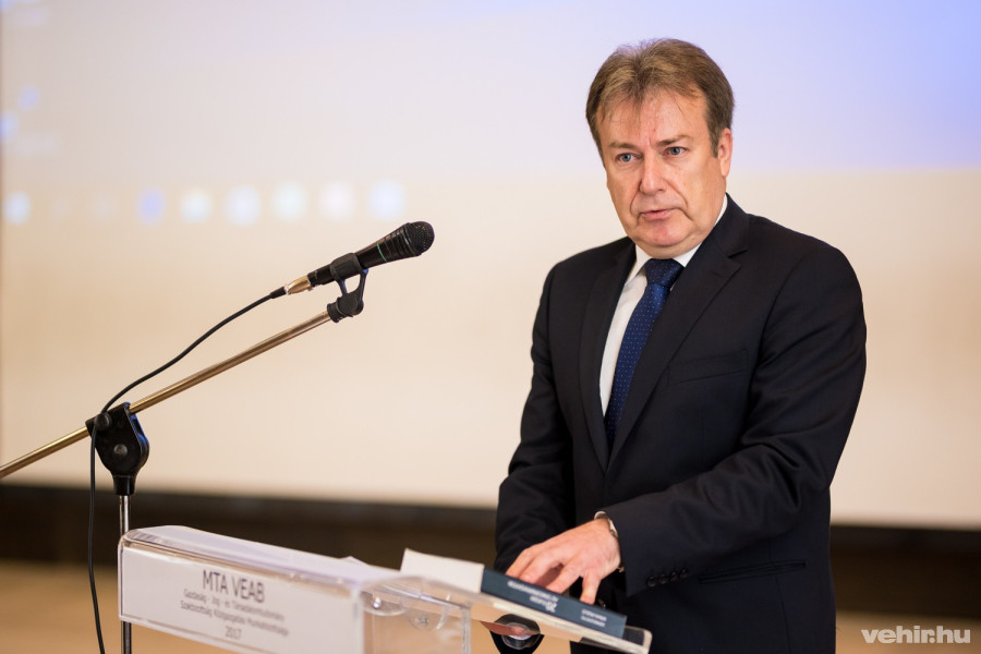 Dr. Kaiser Tamás