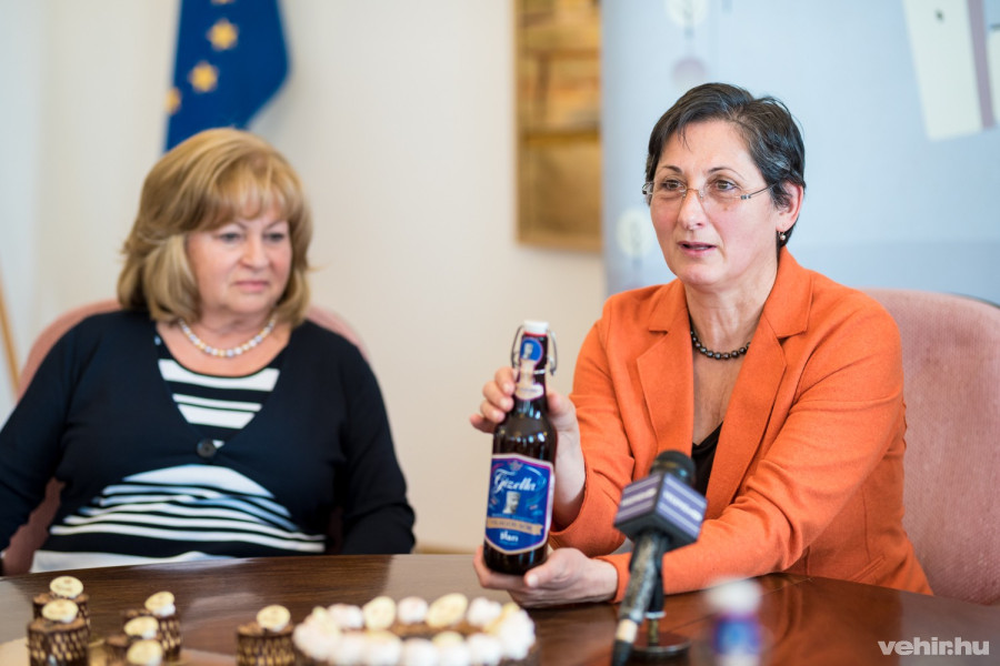 Vászolyi Judit és Brányi Mária