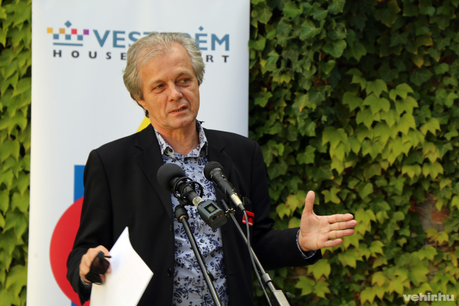 Hegyeshalmi László