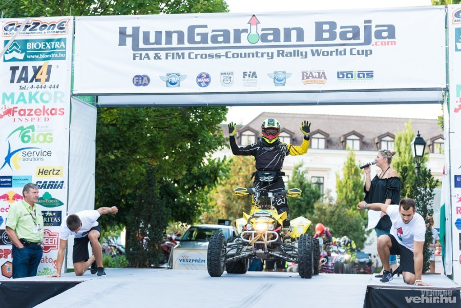 A versenyzők tavaly is az Óváros téren parádéztak a futam előtt