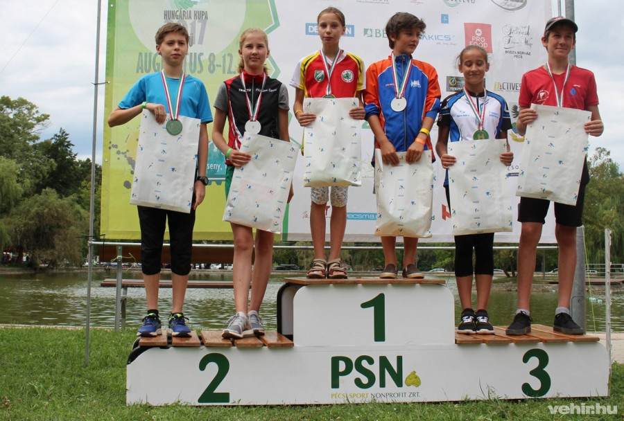 Angyal Dániel a dobogó harmadik fokán - Fotók: Kocsik Árpád