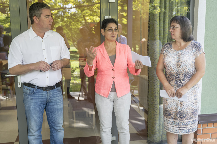 A vemévszer ügyvezető igazgatója boros ottó, brányi mária és győri piroska, az intézmény vezetője