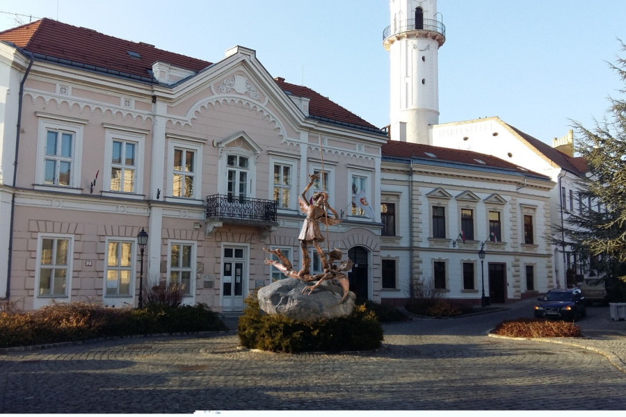 Így fest majd a szobor a helyén