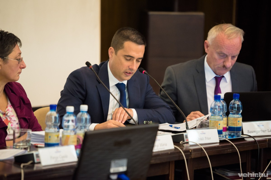 Ovádi Péter szerint a városnak fontos az idős korosztály