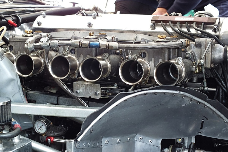 Viszonylag ritkánlát az ember Jaguar E-Type motort ilyen közelről