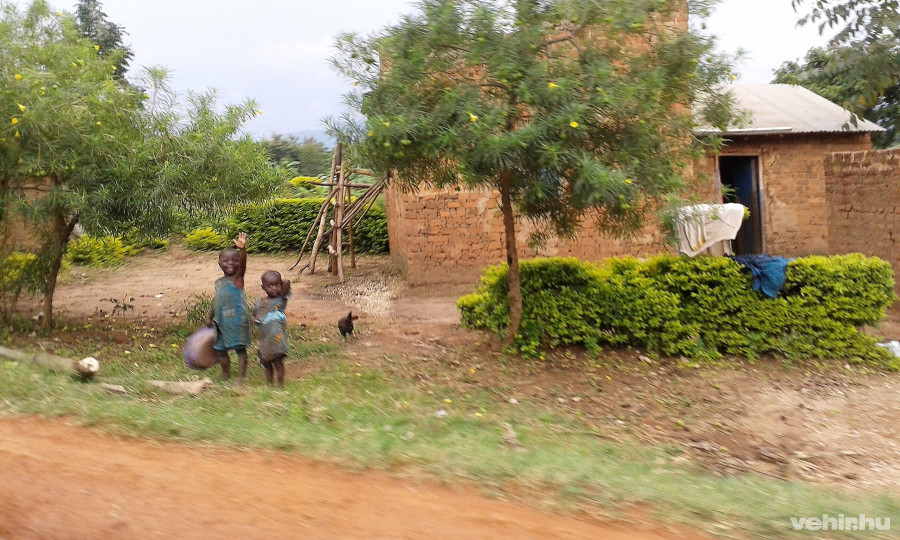A gyerekek életöröme ragadós, kedves köszöntésük pedig örök élmény