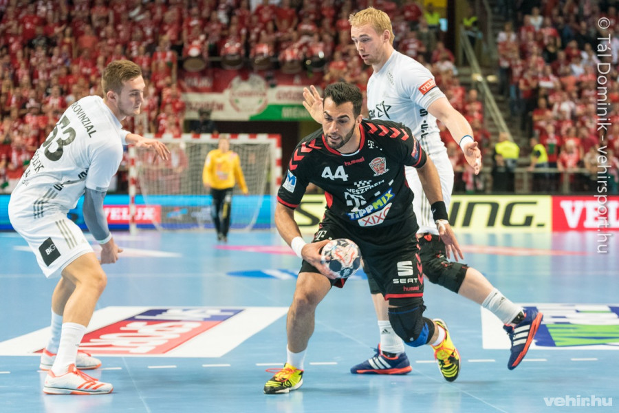 René Toft Hansen (a kép jobb oldalán) Veszprémbe igazolhat