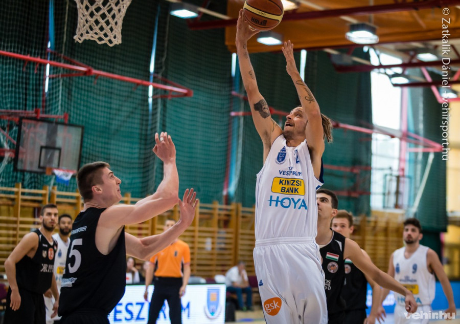 Nagykőrösre látogat a Hoya