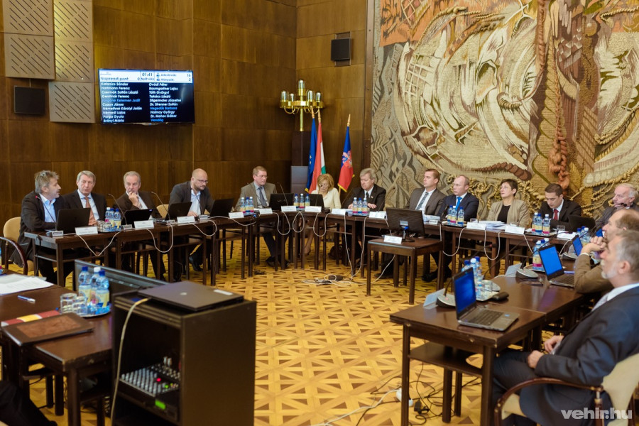 a veszprémi közgyűlés október 26-án