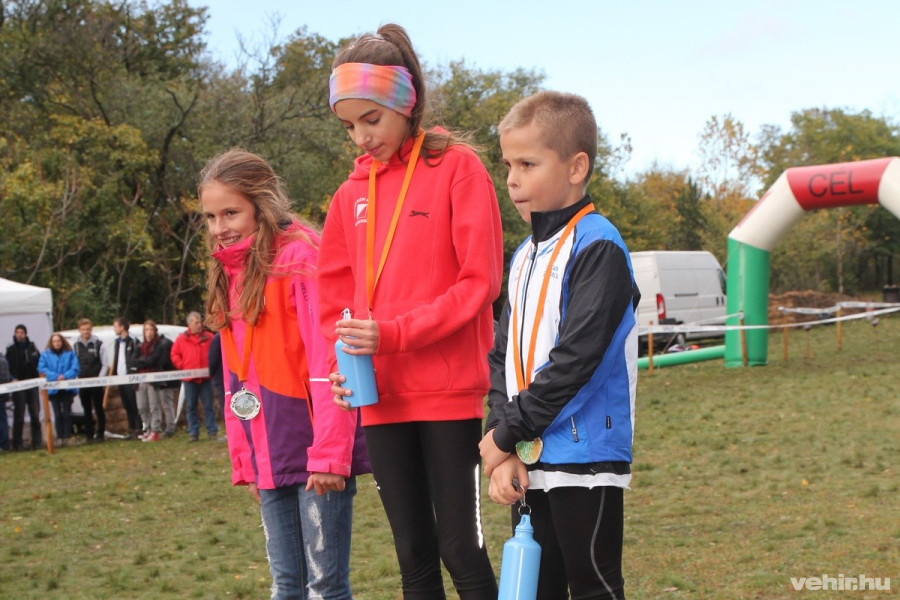 Gaschler Emma a dobogó tetején - Fotó: Máthé István