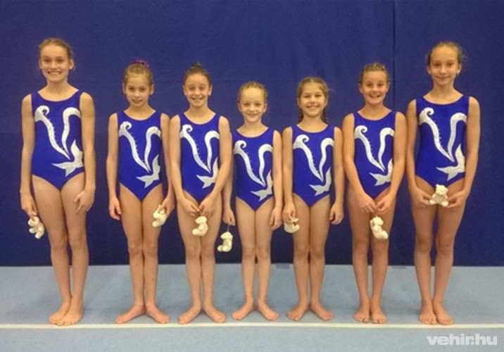 Tagok (balról-jobbra): Schreyer Virág, Kugler Hanna, Borzas Liána, Kutasi Hanna, Tamás Liza, Seidel Trinity és Barabás Szilvia