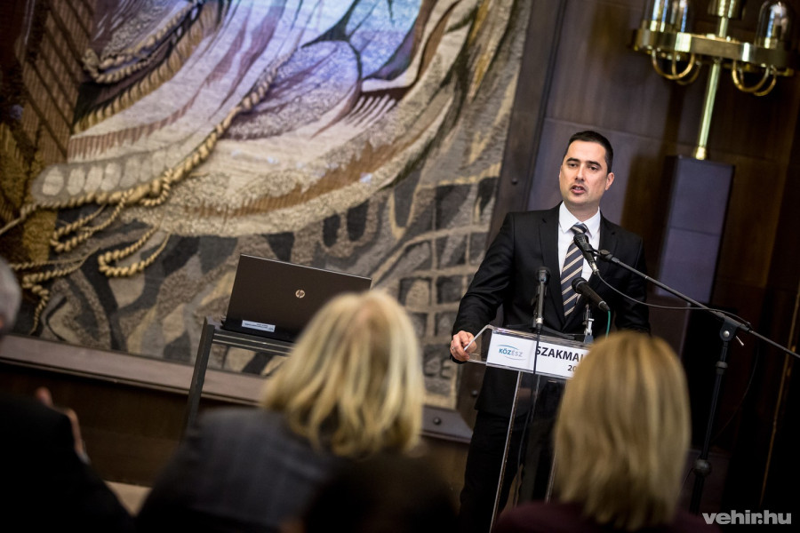 a szakmai napot az önkormányzat részéről ovádi péter nyitotta meg