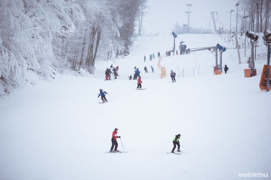 látványos beruházásokat hajtottak végre eplényben