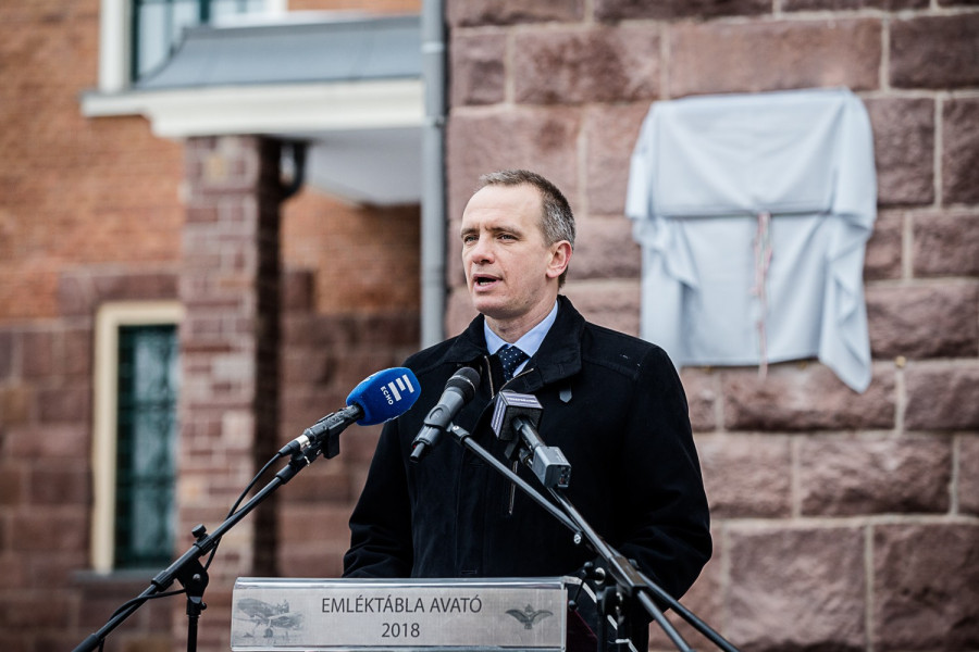 dr. Földváry Gábor István, a Honvédelmi Minisztérium államtitkára