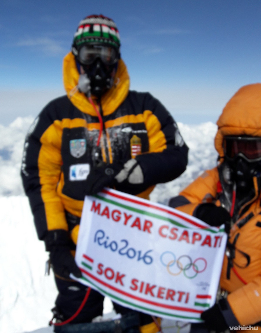 A világ tetejéről üzent az olimpiára készülő magyaroknak - fotó: Neszmélyi Emil gyűjteménye
