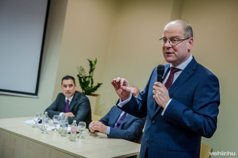 Ovádi Péter és Navracsics Tibor