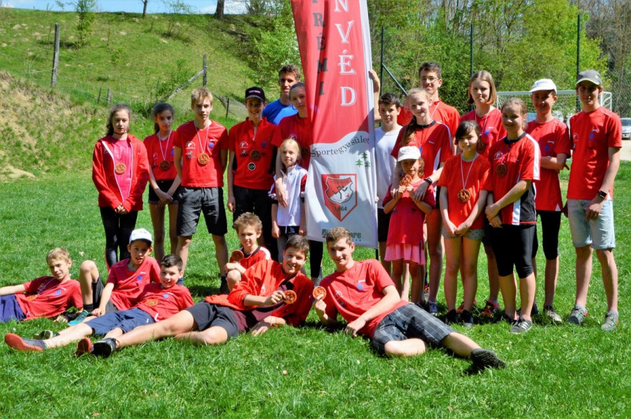 Az országos döntőbe jutó versenyzők egy csoportja - Fotó: Bálint Mónika