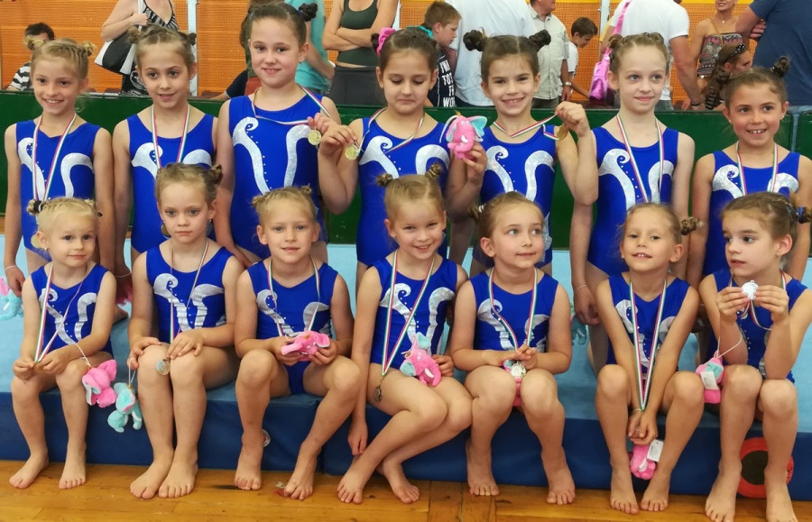 A Veszprémi TC I-II. korcsoportos csapata - Fotók: VTC