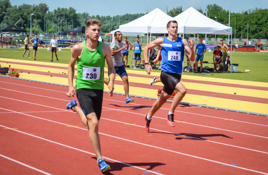 Molnár Attila (bal oldalon) az aranyérem mellett egy bronz medált is szállított