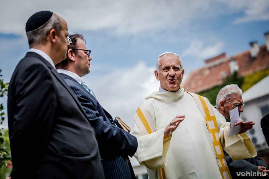 Nagy Károly apát-kanonok