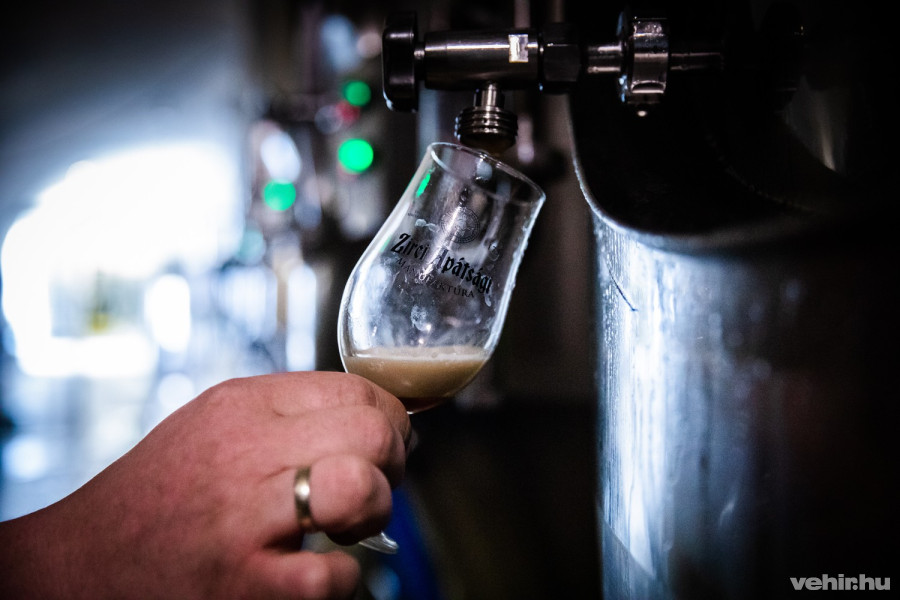 A sörfőző mester nagyjából hetente kóstol