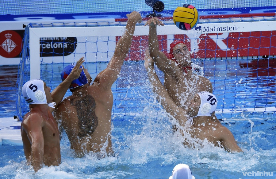 Vámos Márton, Vogel Soma, Bátori Bence és az orosz Szergej Liszunov (b2) – MTI Fotó: Illyés Tibor