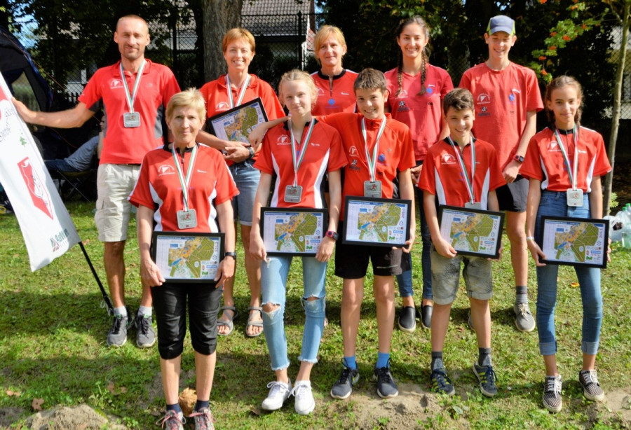 Az ob-n sikeresen szereplő VHSE versenyzők - Fotó: Bálint Mónika