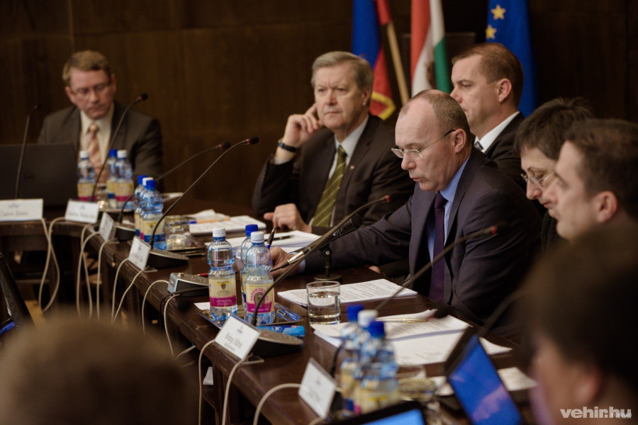 Porga Gyula a márciusi közgyűlésen. Archív fotó