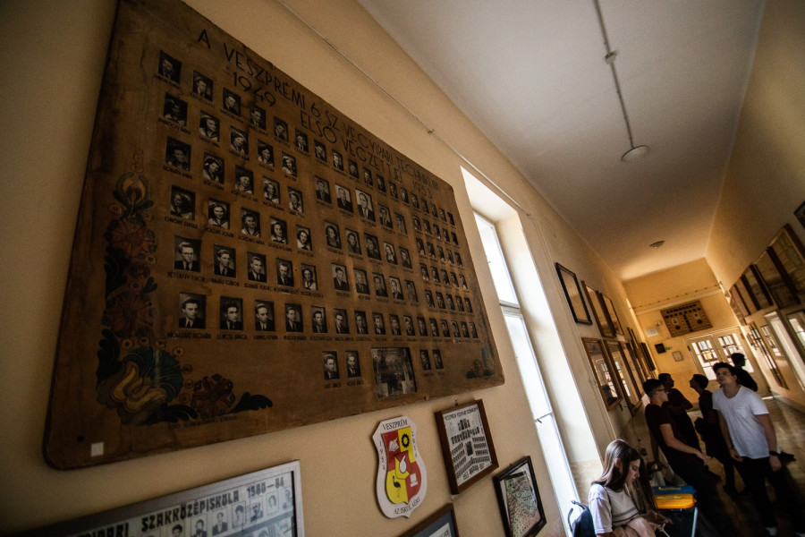 Az első végzősök tablója