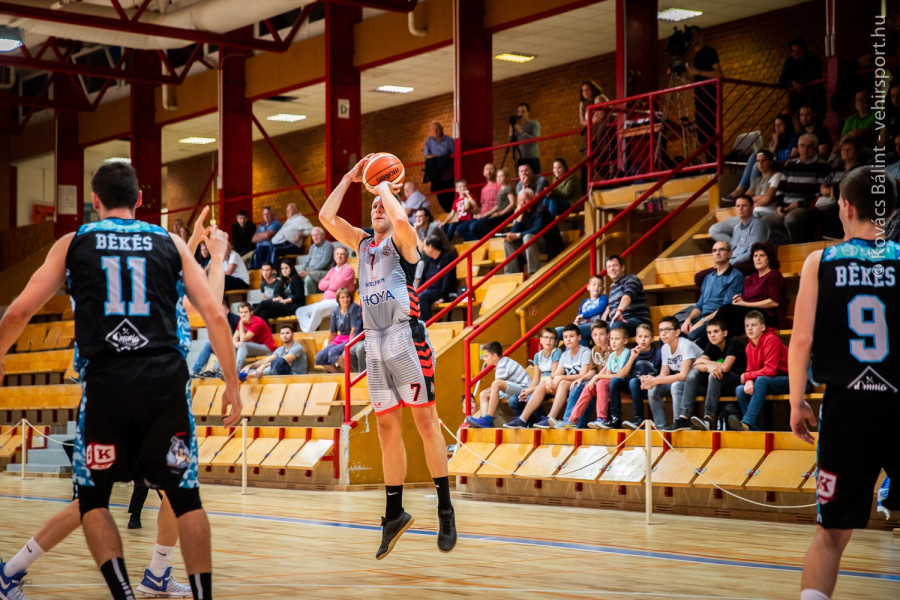 Harminc ponttal nyert a Hoya (archív fotó)