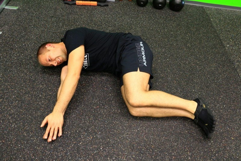 Comb 90 fokban felhúzva, karok merőlegesek a törzsre