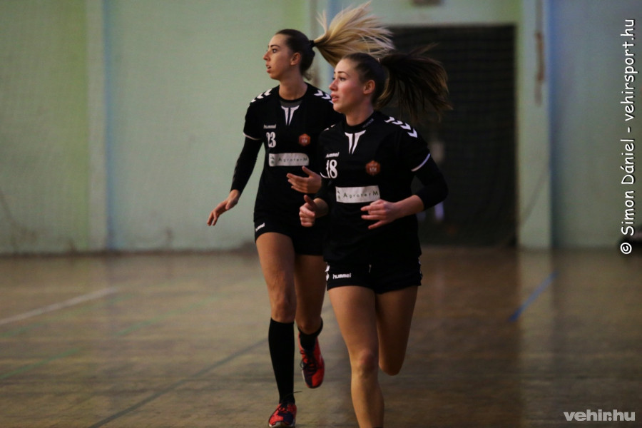 Kézilabdázónőink nemcsak a tehetségükkel tűnnek ki (Archív fotó)