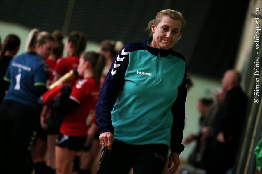 Bankó Zsuzsa lelkén viseli csapata, s játékosai sorsát is (Archív fotók)