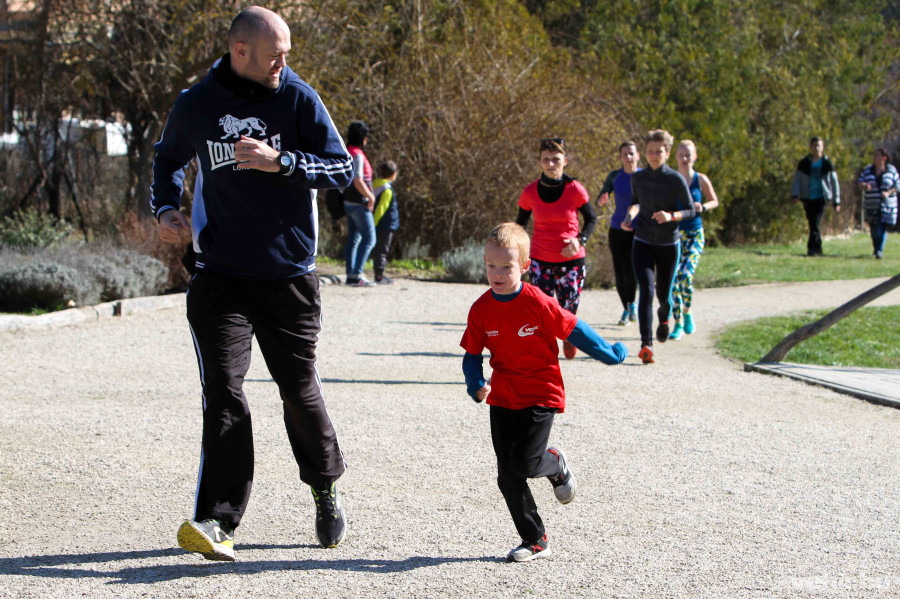 Együtt futottak kicsik és nagyok