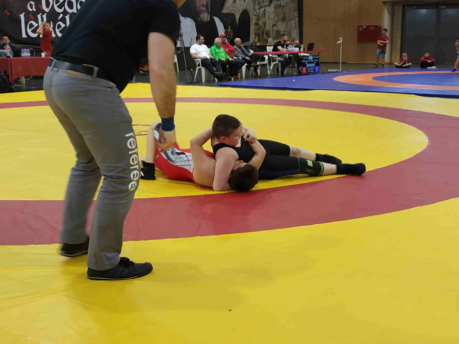 Szecsődi Márk tusolja ellenfelét - Fotók: Centrum SE