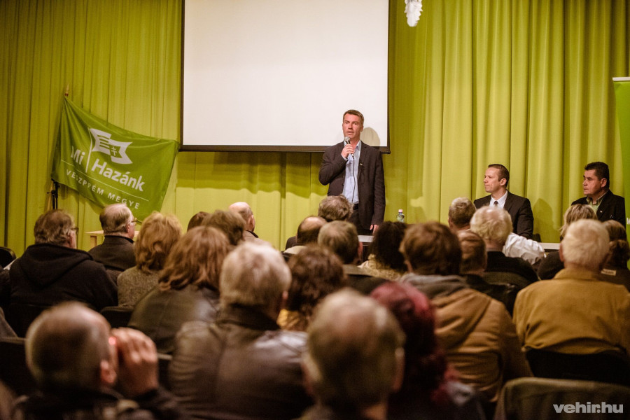 Ferenczi Gábor, Toroczkai László és Novák Attila a csütörtök esti fórumon