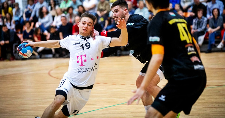 Az élvonalban folytatja pályafutását a Telekom Veszprém U21 ifjúsági válogatott irányítója (archív fotó)