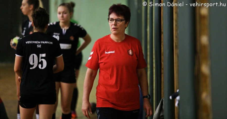 A vezetőedzőnő büszke tanítványaira (Archív fotó)