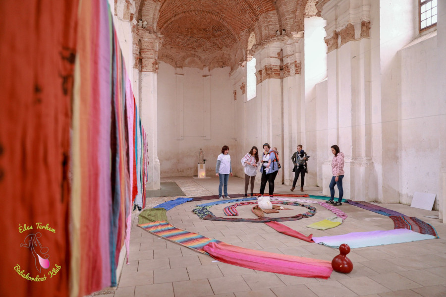 forrás: Lorászkó Krisztina & Édes Terhem Babahordozó Klub