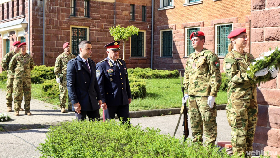 Ovádi Péter és Dányi Béla tűzoltó dandártábornok