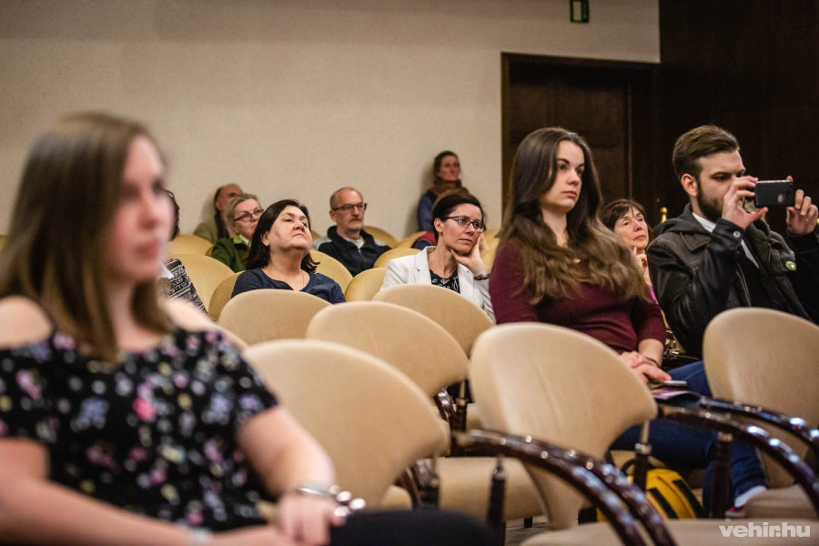 CSütörtökön a városháza Kossuth termében mutattak be egy epizódrészletet