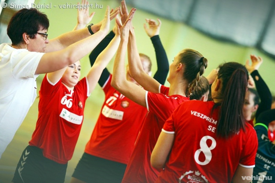 Ács Anna és Németh Kriszta összesen húsz gólt jegyzett a találkozón (Archív fotó)