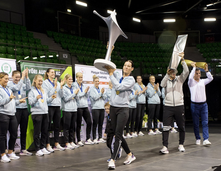 A kupagyőztes Audi ETO KC játékosai köszöntésükön az Audi Aréna Győrben 2019. május 13-án - Fotó: MTI/Krizsan Csaba